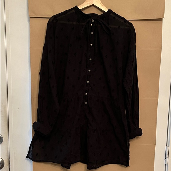 Anthropologie Pilcro Black Flowy Top - Picture 2 of 5